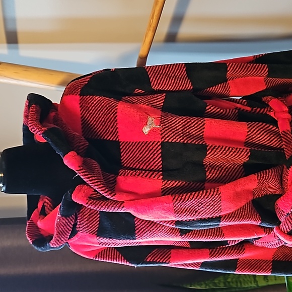 Victoria’s Secret PINK Buffalo Plaid Plush Robe - Picture 4 of 6